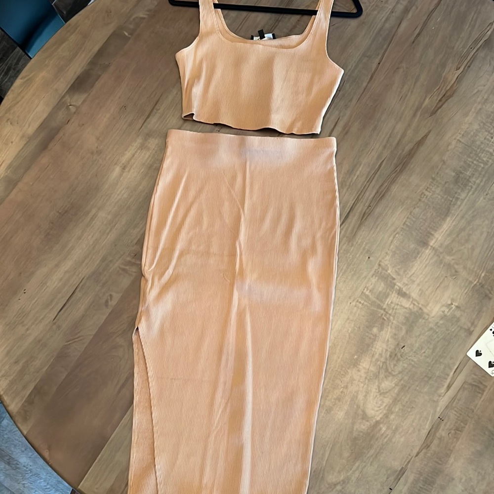Lulus tan crop top and skirt body con set size large